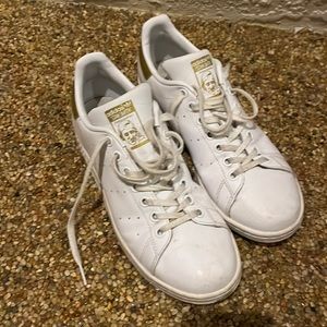 Stan smiths gold back and tongue
